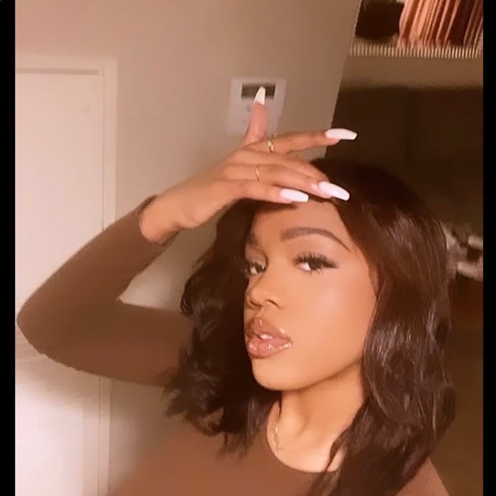 Meet your Posher, Angele